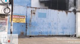 Tampak depan gudang yang diduga barang impor dari Cina.