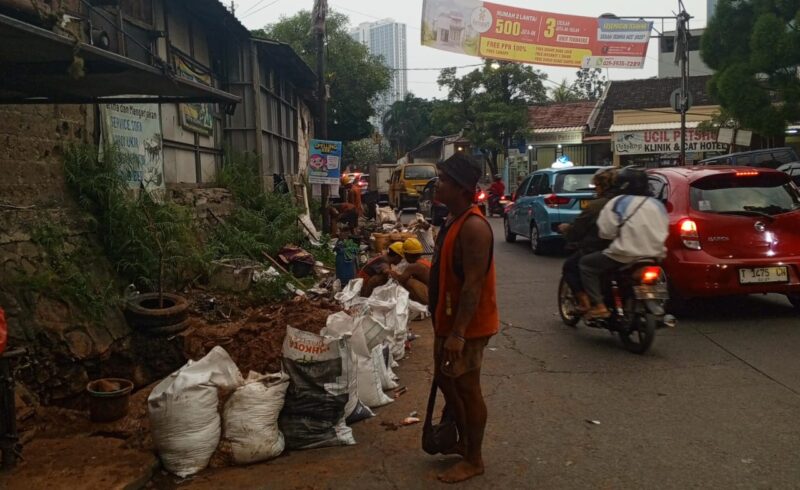 Tidak adanya rambu saat sedang pengerjaan.