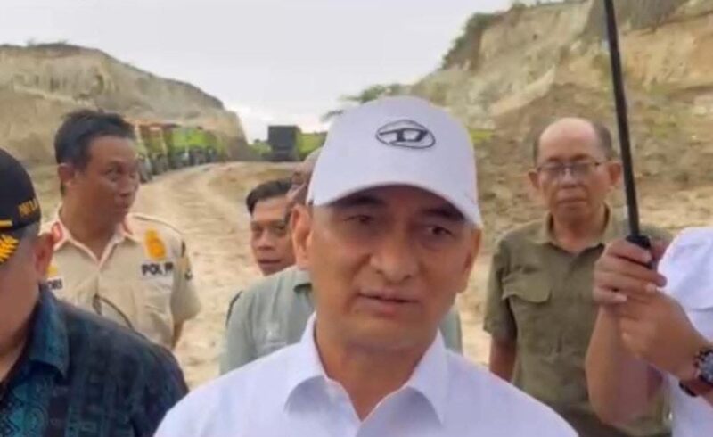 Wagub Dimyati dilokasi tambang Rangkasbitung.