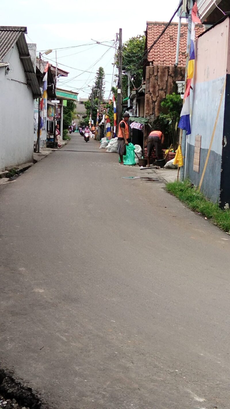 Galian PDAM diruas jalan Keroncong, Kecamatan Jatiuwung, Kota Tangerang.