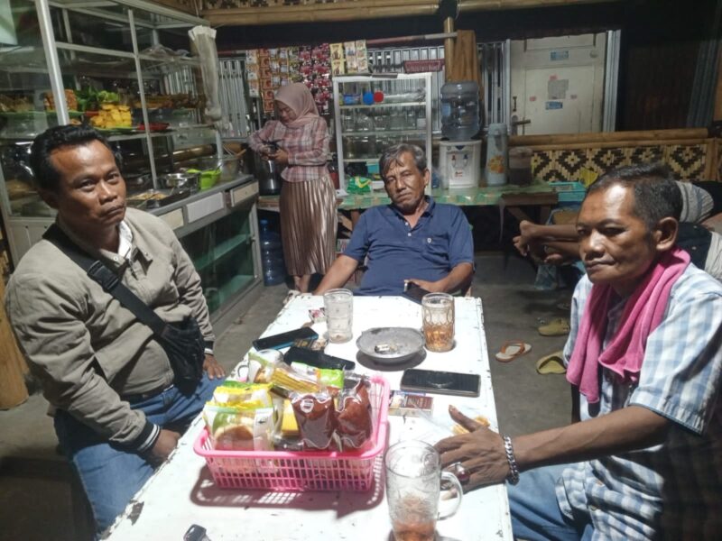 Amirudin dan toko masyarakat Curug Sangereng.