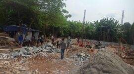 Proyek pembangunan Indomaret diduga tidak berizin di wilayah Karawaci, Kota Tangerang.