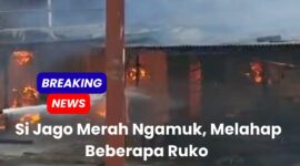 Si jago merah melahap beberapa ruko samping Lapangan porci Cibodas.
