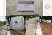 Papan informasi proyek yang ada sesudah dan sebelum.